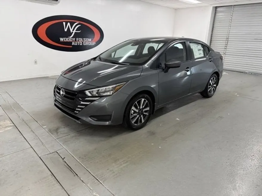 2025 Nissan Versa SV photo 1