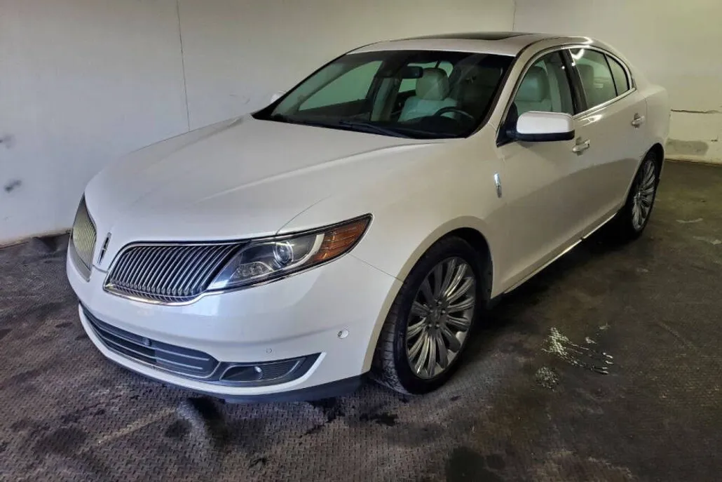 2013 Lincoln MKS Base photo 1
