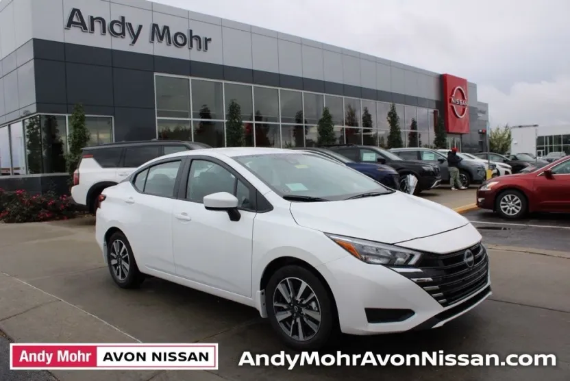 2025 Nissan Versa 1.6 SV photo 1
