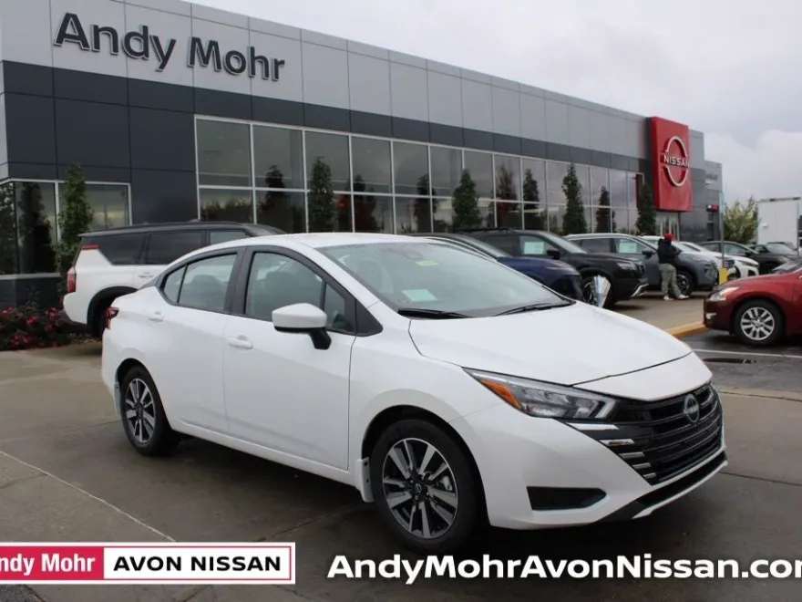 2025 Nissan Versa 1.6 SV photo 1