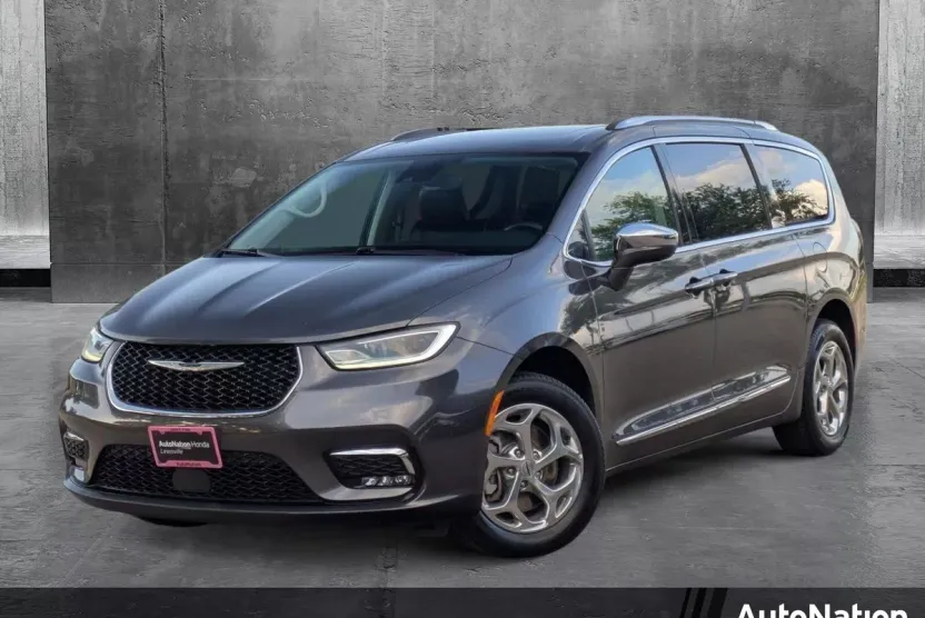 2021 Chrysler Pacifica Limited photo 1