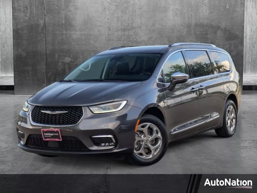 2021 Chrysler Pacifica Limited photo 1