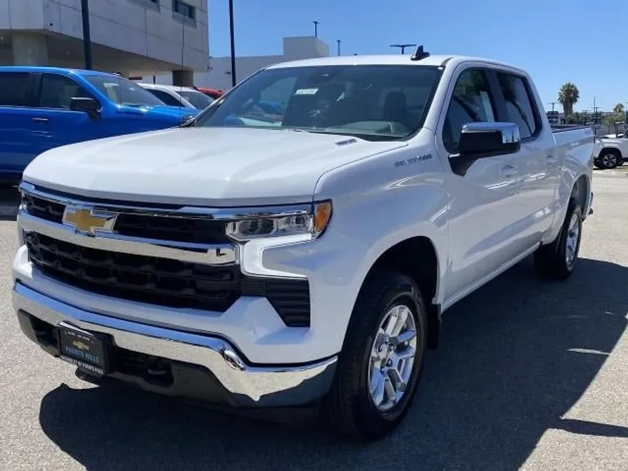 2025 Chevrolet Silverado 1500 LT photo 1