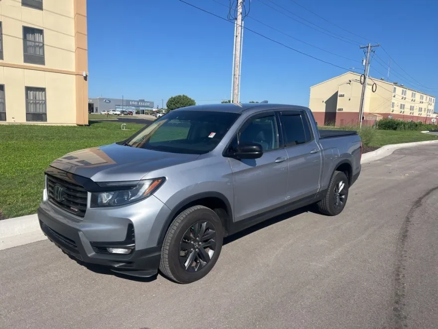 2021 Honda Ridgeline Sport photo 1