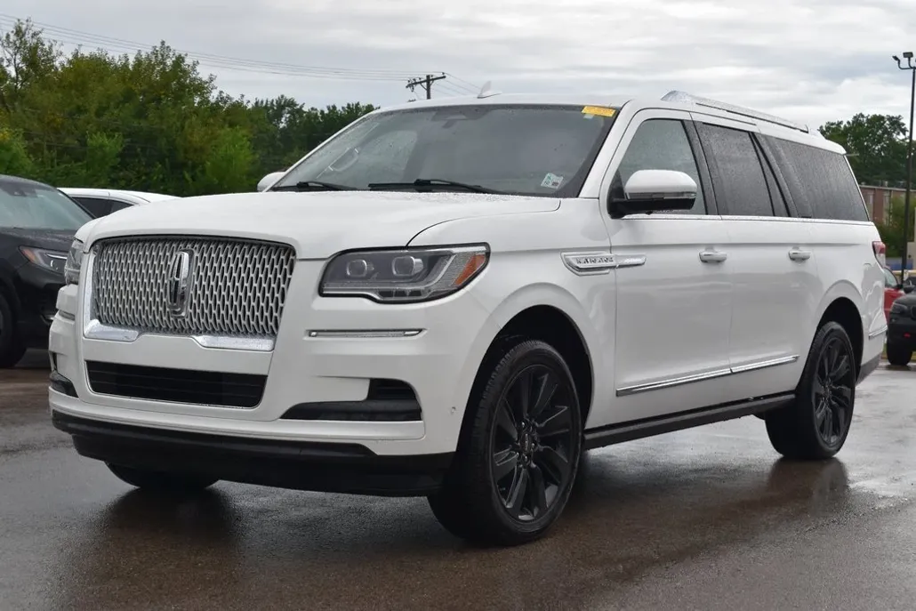 2024 Lincoln Navigator L Reserve photo 1
