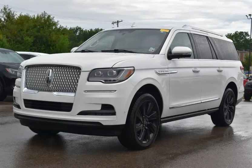 2024 Lincoln Navigator L Reserve photo 1