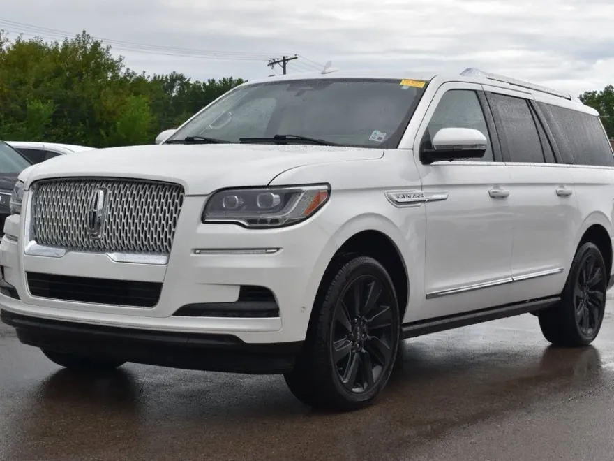 2024 Lincoln Navigator L Reserve photo 1
