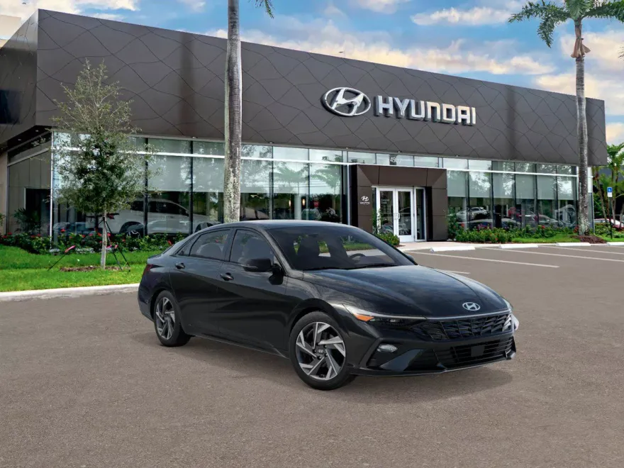 2025 Hyundai Elantra SEL Sport photo 1
