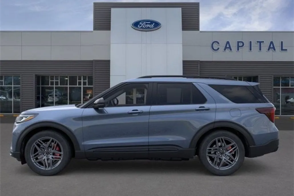 2025 Ford Explorer ST photo 1