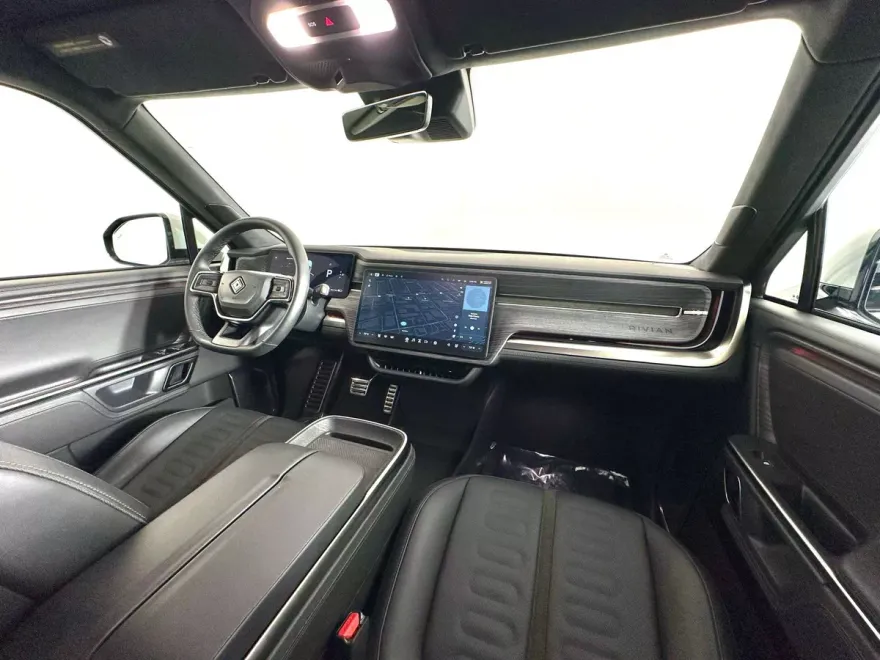2023 Rivian R1S Adventure photo 1