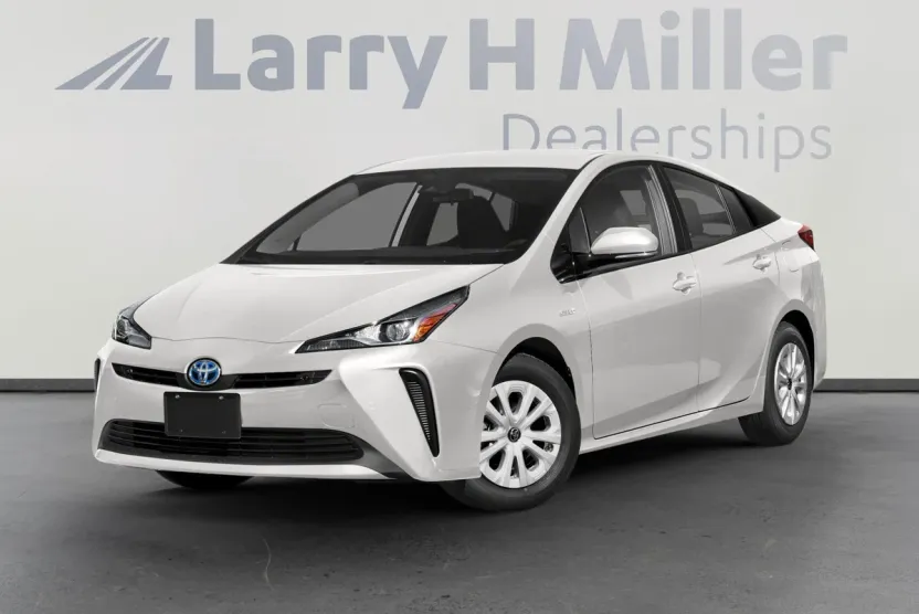 2019 Toyota Prius L photo 1