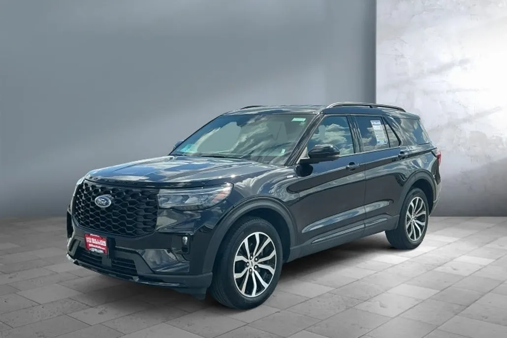 2025 Ford Explorer ST-Line photo 1