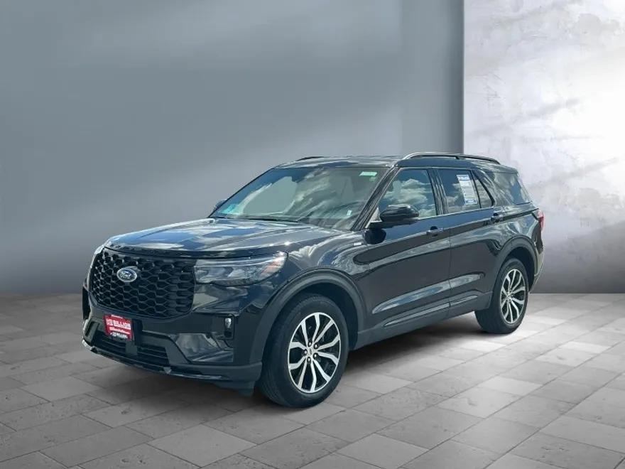 2025 Ford Explorer ST-Line photo 1