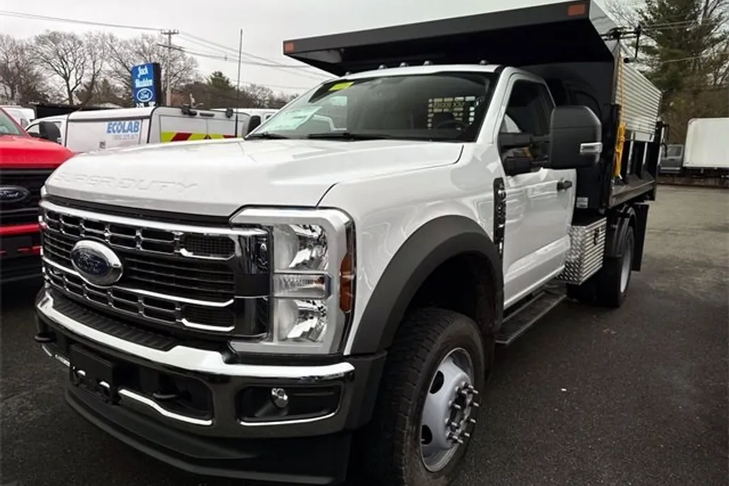2024 Ford F-550 photo 1