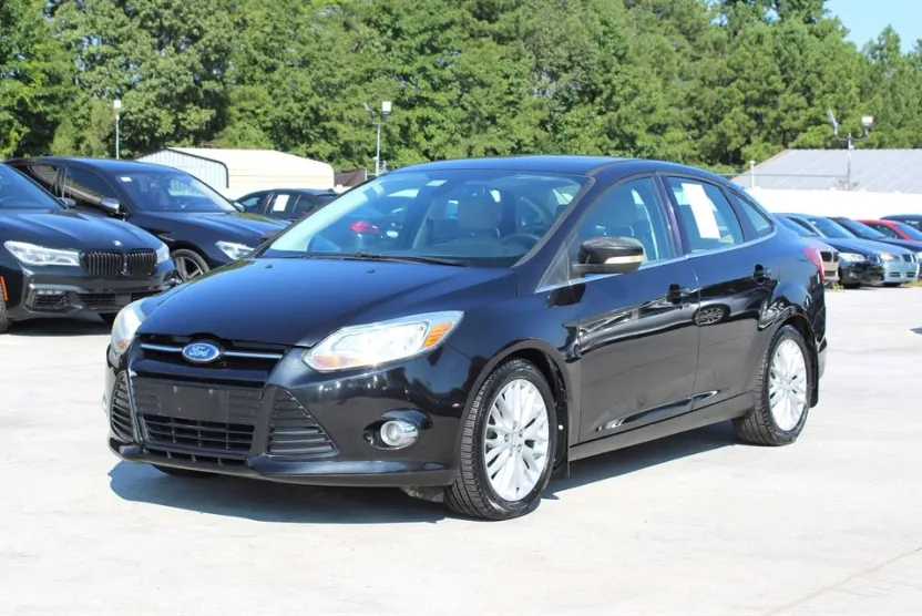 2012 Ford Focus SEL photo 1