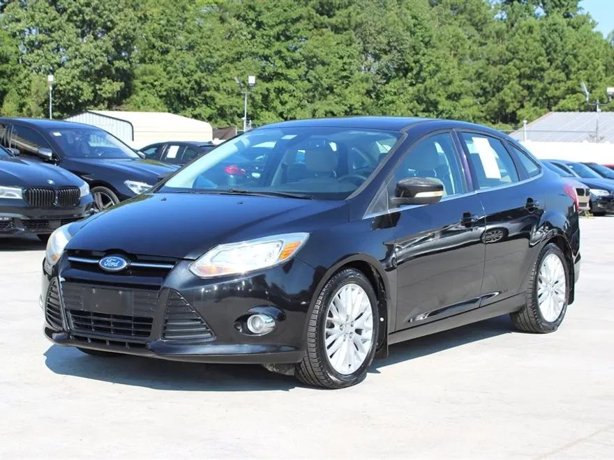 2012 Ford Focus SEL photo 1