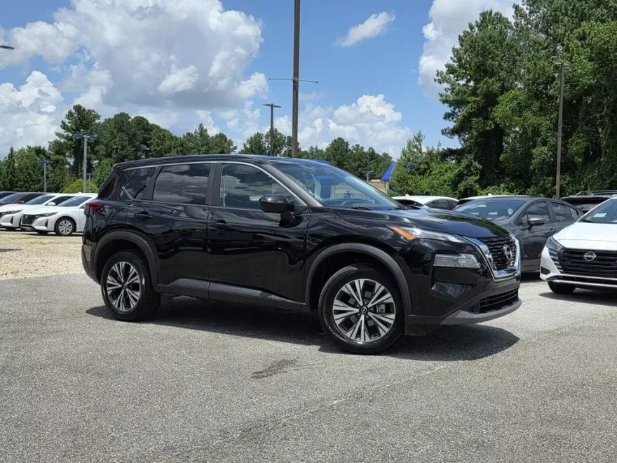 2023 Nissan Rogue SV photo 1
