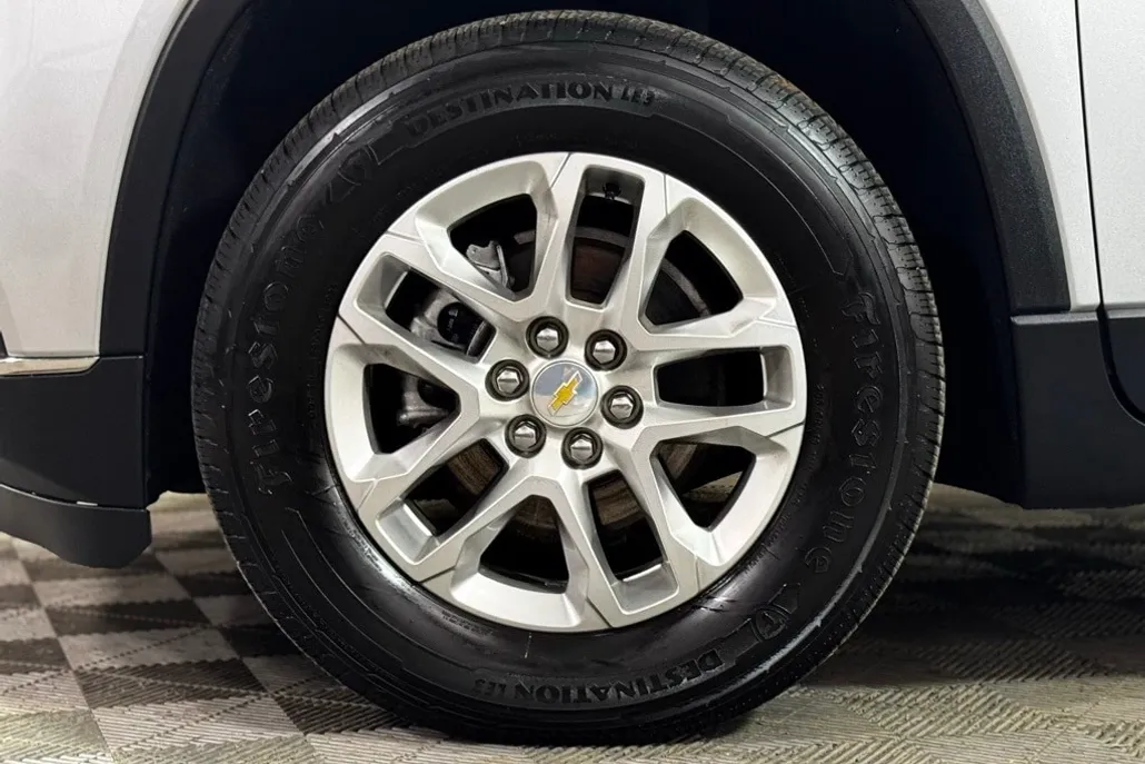 2021 Chevrolet Traverse photo 1