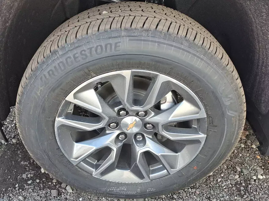2026 Chevrolet Silverado 1500 LT photo 1