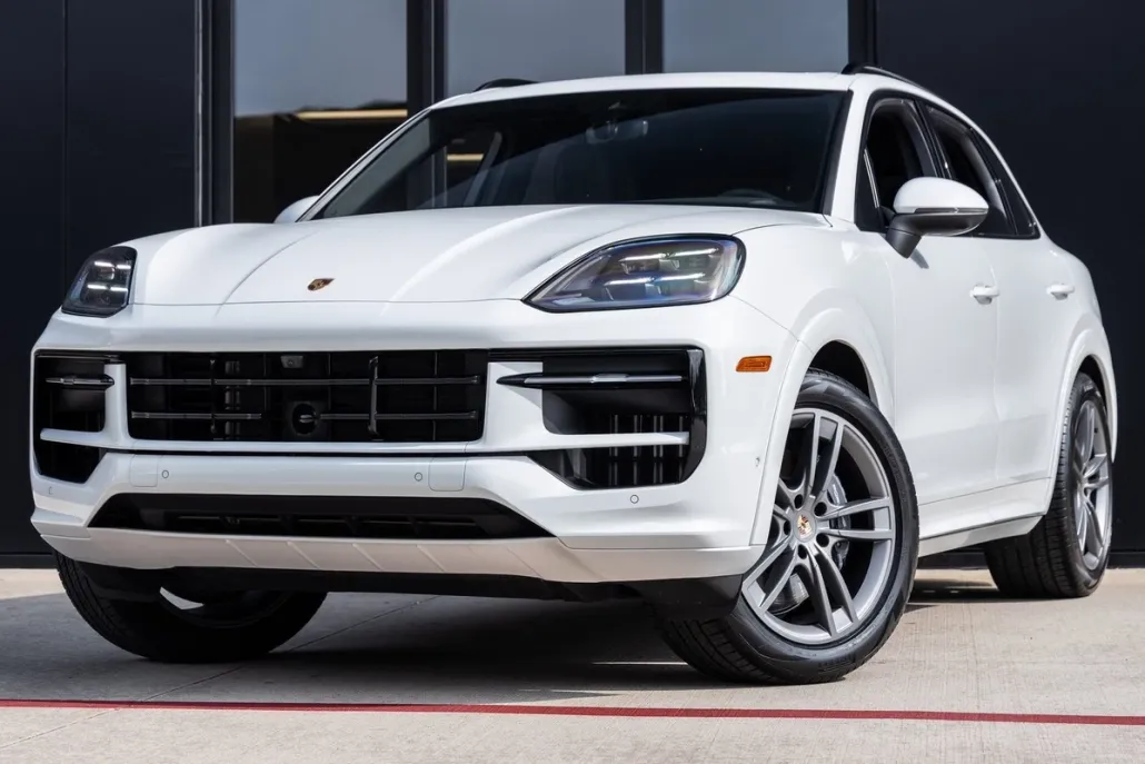2025 Porsche Cayenne photo 1