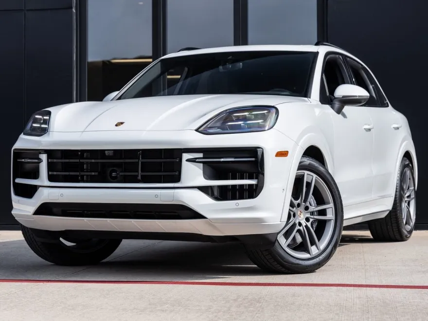 2025 Porsche Cayenne photo 1