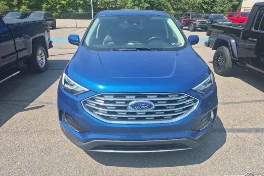 2022 Ford Edge SEL photo 1