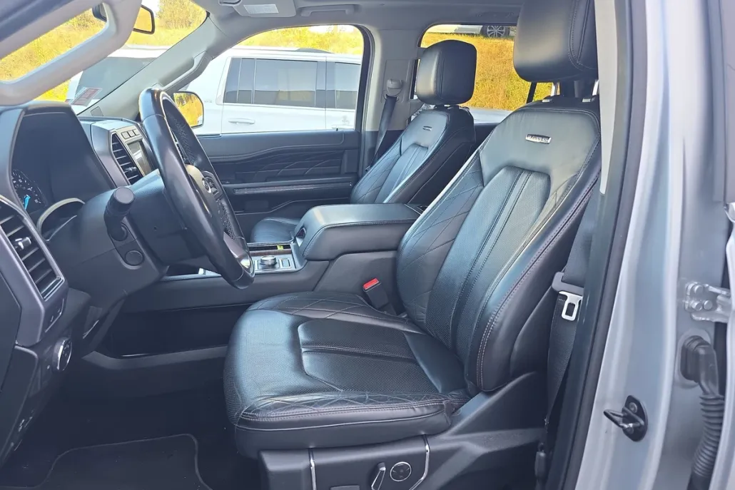 2019 Ford Expedition MAX Platinum photo 1