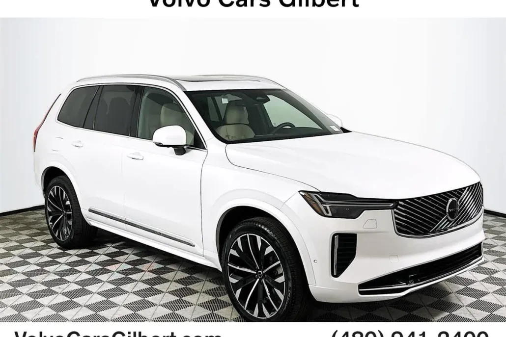 2025 Volvo XC90 B5 AWD Plus photo 1