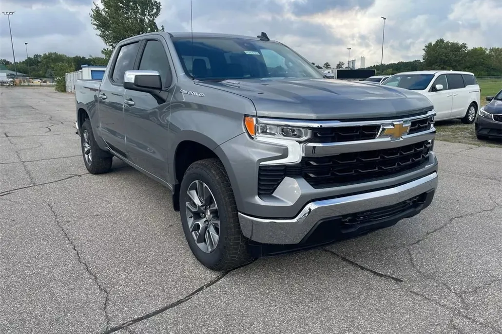 2026 Chevrolet Silverado 1500 LT photo 1