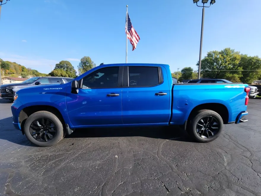 2022 Chevrolet Silverado 1500 Custom photo 1