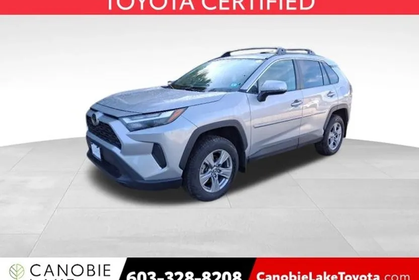 2022 Toyota RAV4 XLE photo 1