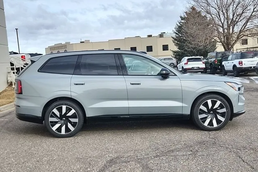 2025 Volvo EX90 Twin Motor Ultra photo 1
