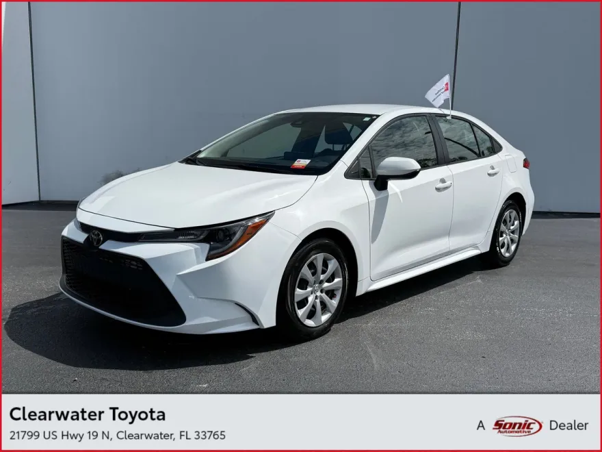 2022 Toyota Corolla LE photo 1