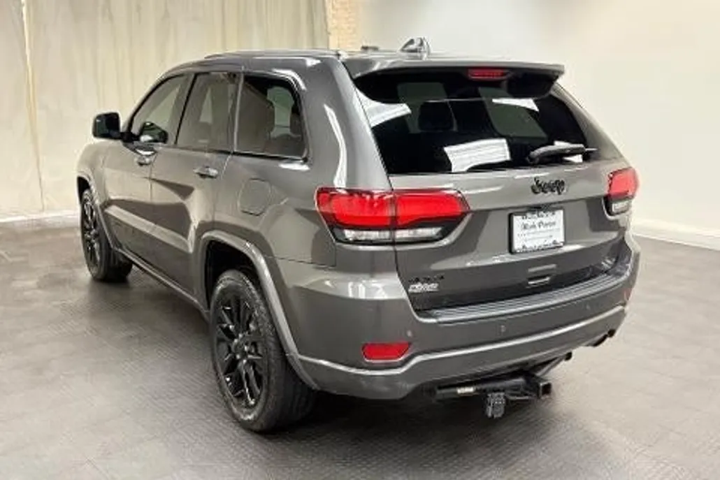 2019 Jeep Grand Cherokee Altitude photo 1