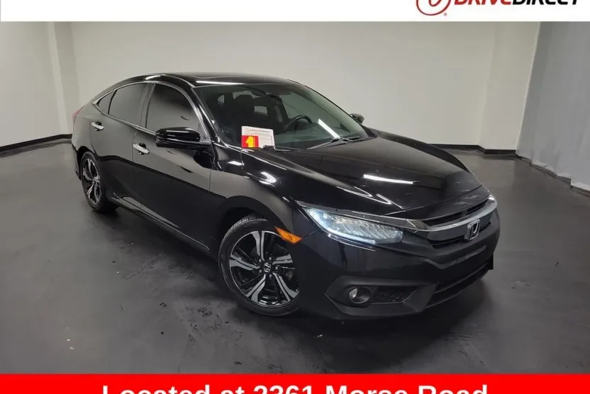 2017 Honda Civic Touring photo 1