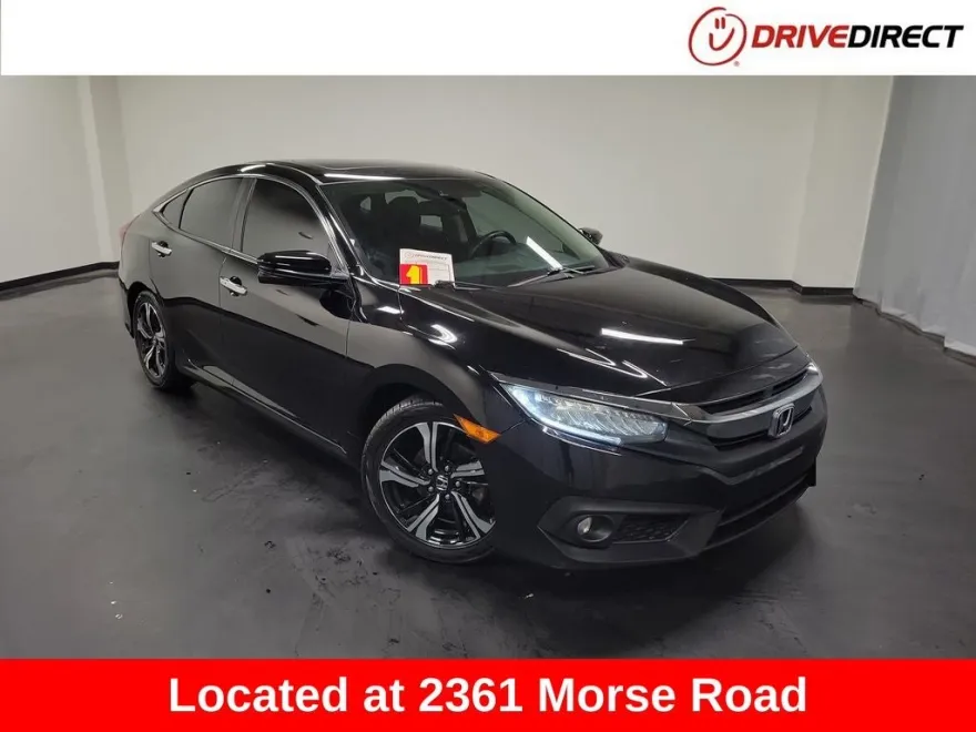 2017 Honda Civic Touring photo 1
