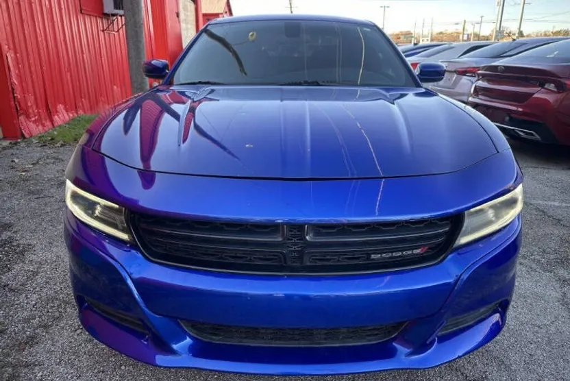 2019 Dodge Charger SXT photo 1