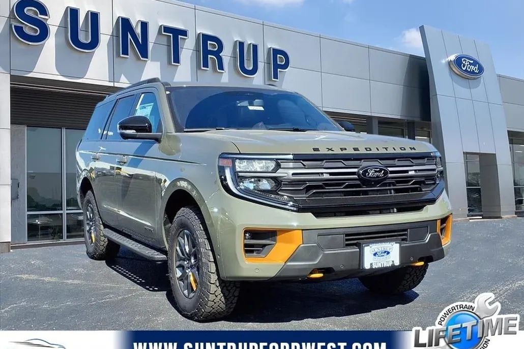 2025 Ford Expedition photo 1