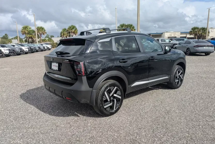 2026 Nissan Kicks SV photo 1