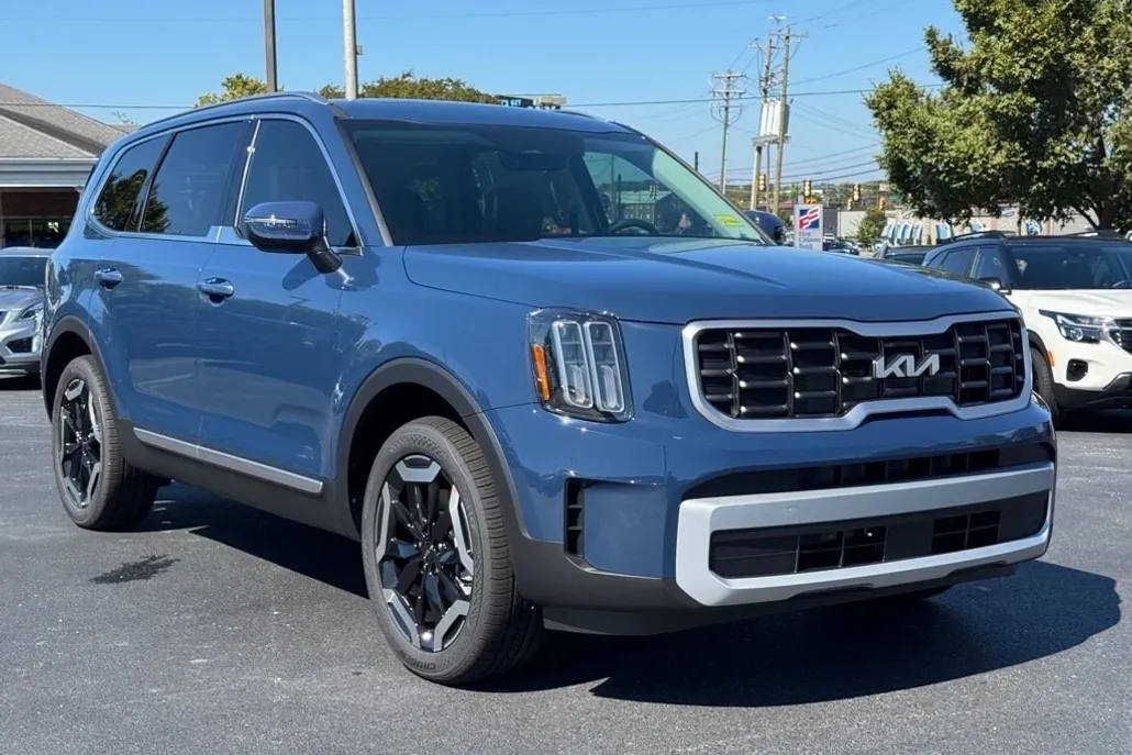2025 Kia Telluride S photo 1