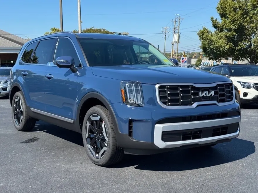 2025 Kia Telluride S photo 1