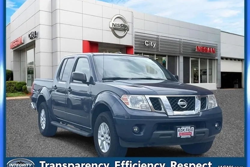 2017 Nissan Frontier SV photo 1