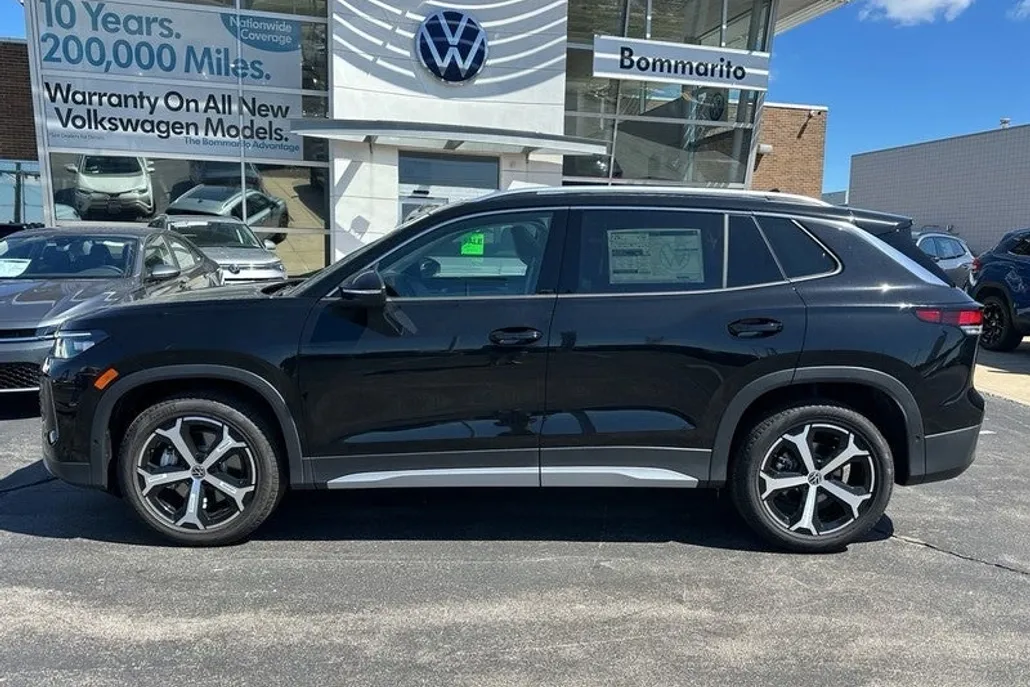 2025 Volkswagen Tiguan SE photo 1
