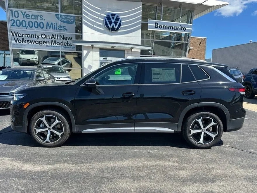 2025 Volkswagen Tiguan SE photo 1