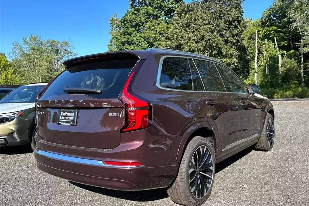 2026 Volvo XC90 B5 Plus photo 1
