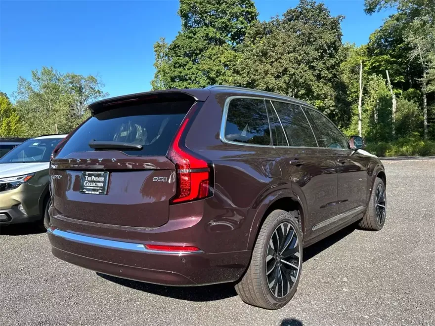 2026 Volvo XC90 B5 Plus photo 1