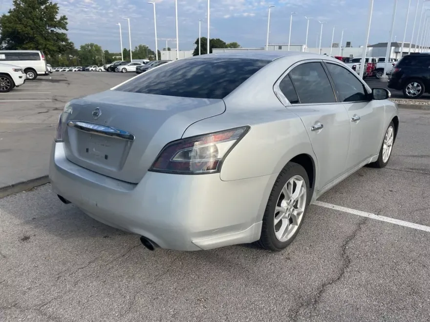 2013 Nissan Maxima SV photo 1