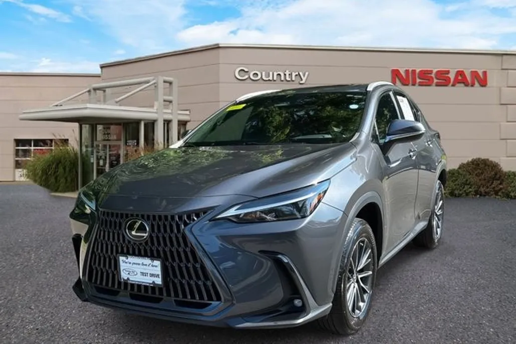 2022 Lexus NX 350h Luxury photo 1