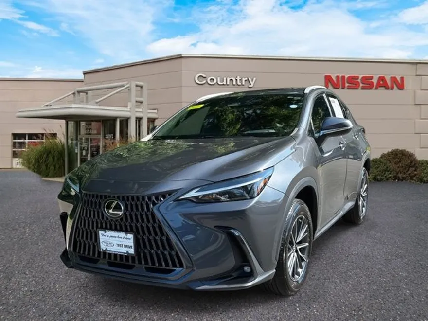 2022 Lexus NX 350h Luxury photo 1