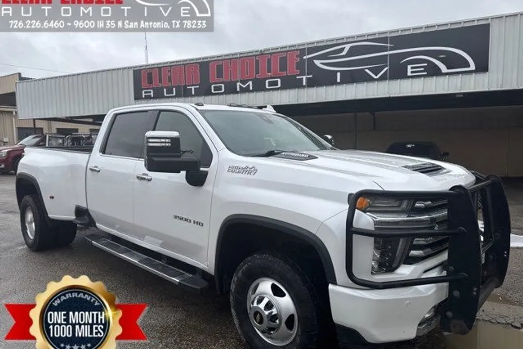 2020 Chevrolet Silverado photo 1